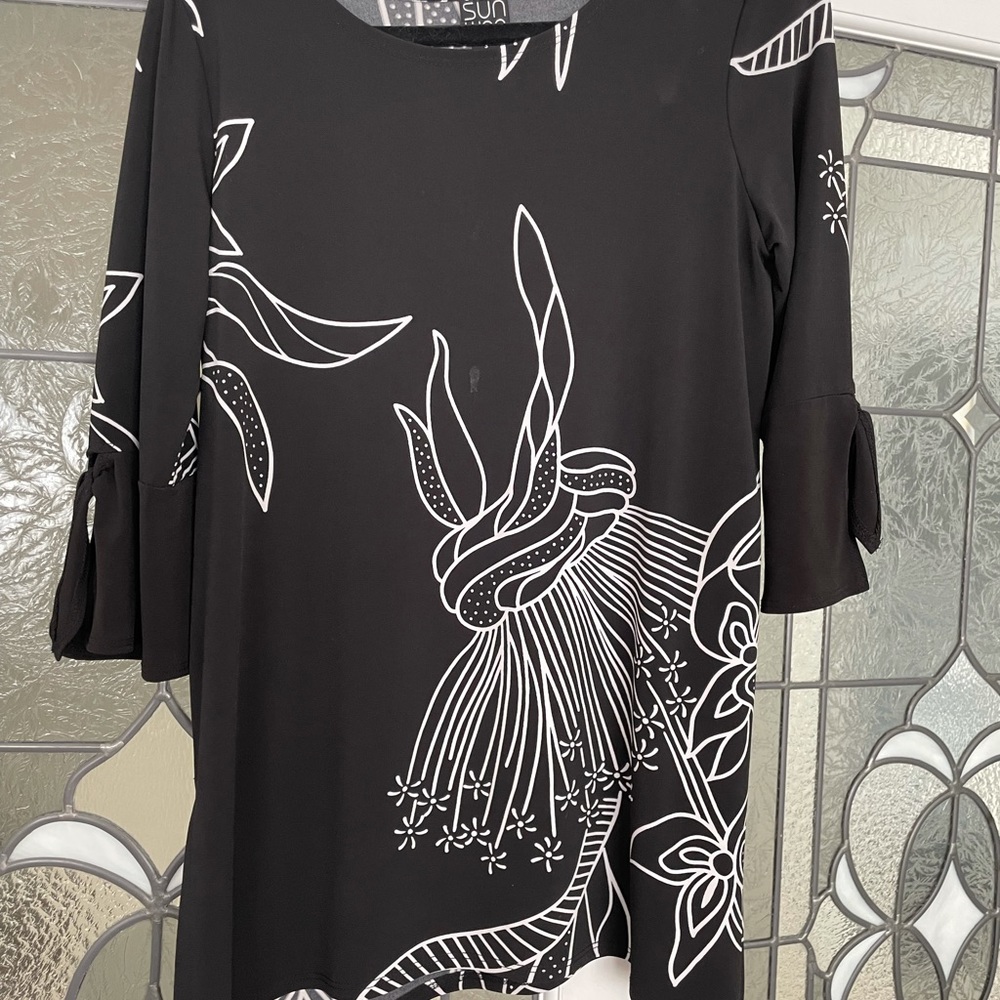 Clara Sun Woo | Black Floral Bell sleeve Tunic